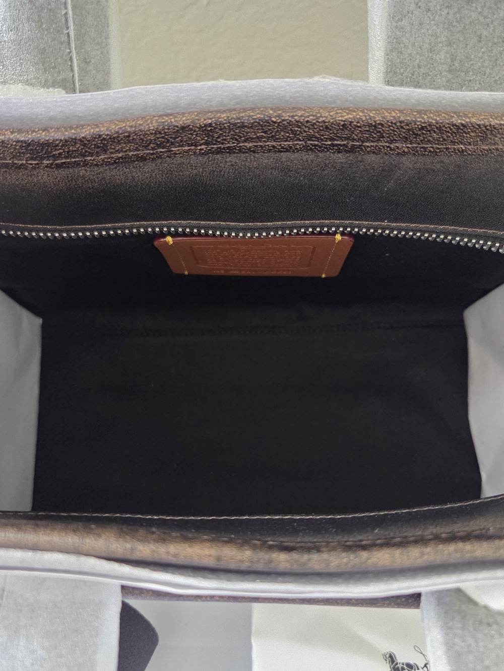 Coach Cargo Tote 26 in Loved Leather - Picture 5 of 16